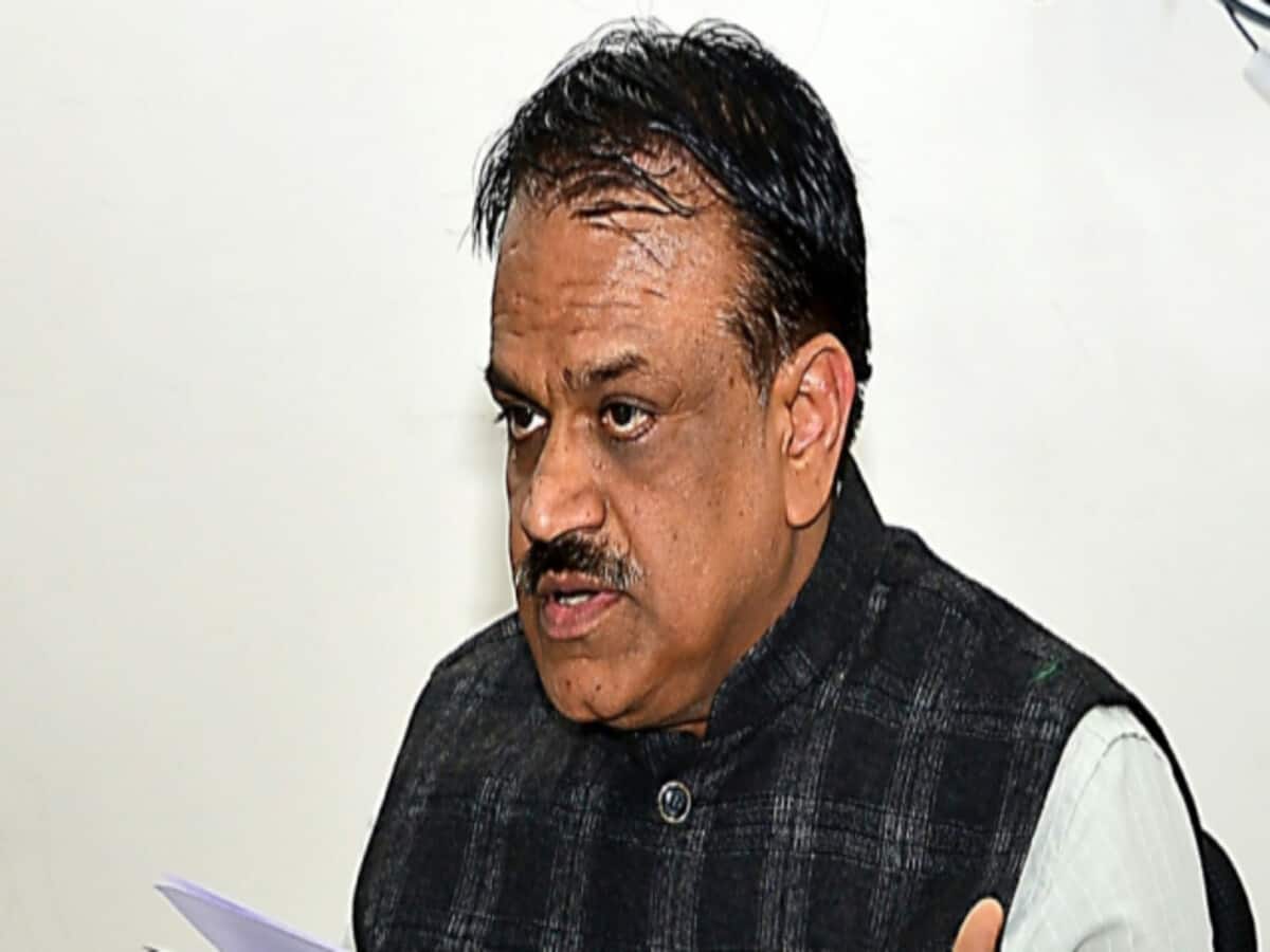 राजस्थान के मुख्य निर्वाचन अधिकारी प्रवीण गुप्ता की तबीयत खराब, SMS हॉस्पिटल में भर्ती राजस्थान के मुख्य निर्वाचन अधिकारी प्रवीण गुप्ता की तबीयत खराब, SMS हॉस्पिटल में भर्ती