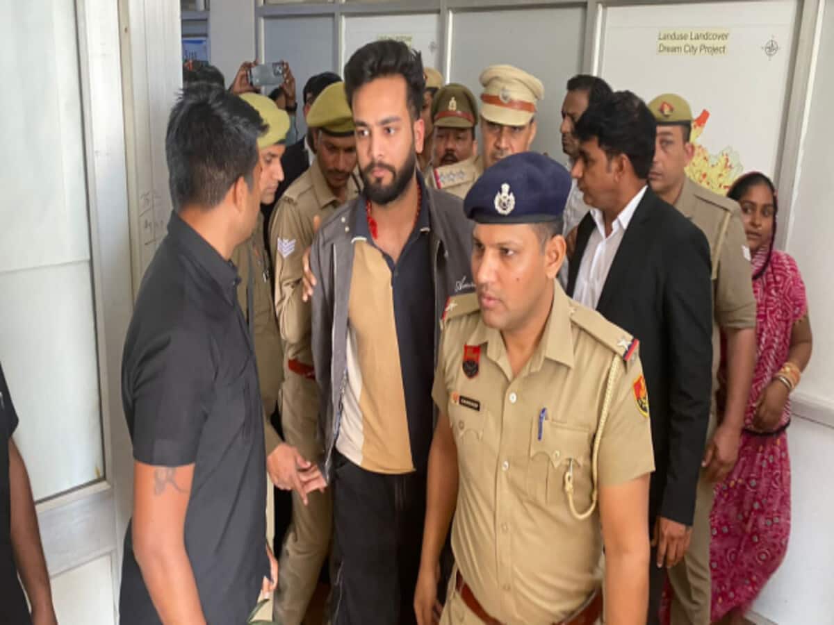 Elvish Yadav Bail : एल्विश यादव को एक और केस में राहत, गुरुग्राम कोर्ट से भी मिल गई जमानत Elvish Yadav Bail : एल्विश यादव को एक और केस में राहत, गुरुग्राम कोर्ट से भी मिल गई जमानत