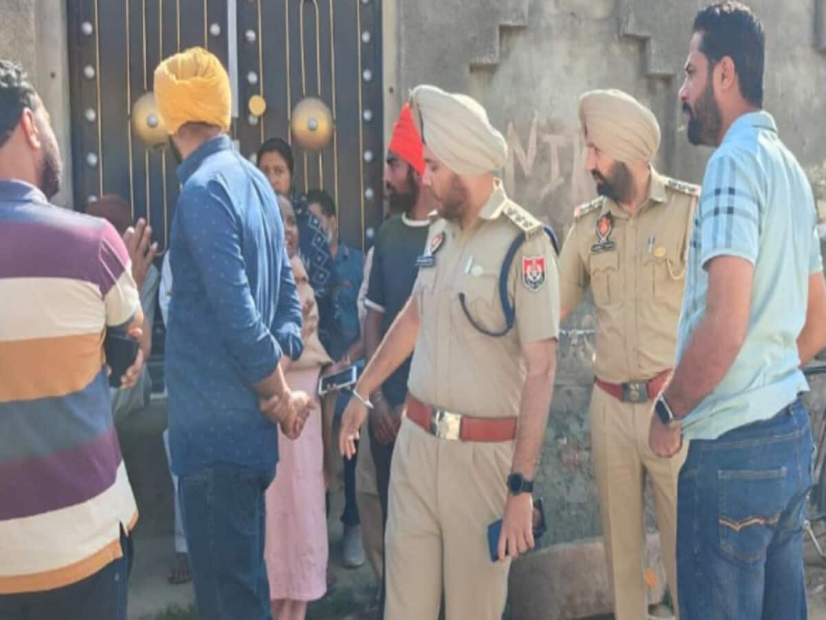 पंजाब में जहरीली शराब से पसरा मातम, अब तक 20 मरे; चुनाव आयोग ने तुरंत मांगी रिपोर्ट पंजाब में जहरीली शराब से पसरा मातम, अब तक 20 मरे; चुनाव आयोग ने तुरंत मांगी रिपोर्ट