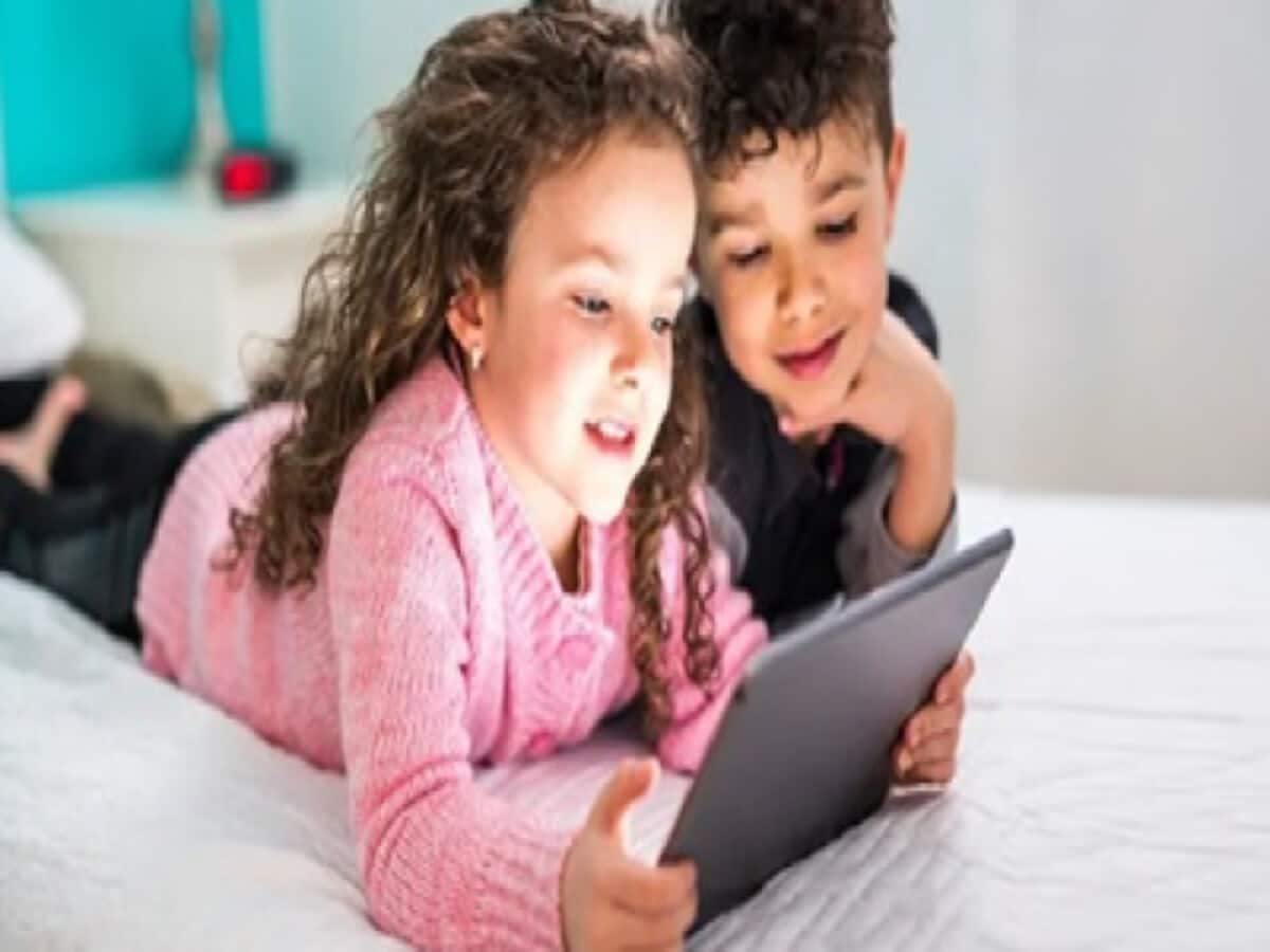 know how much screen time should be given to kids depending upon their age side effects of screen time on kids mental health know how much screen time should be given to kids depending upon their age side effects of screen time on kids mental health