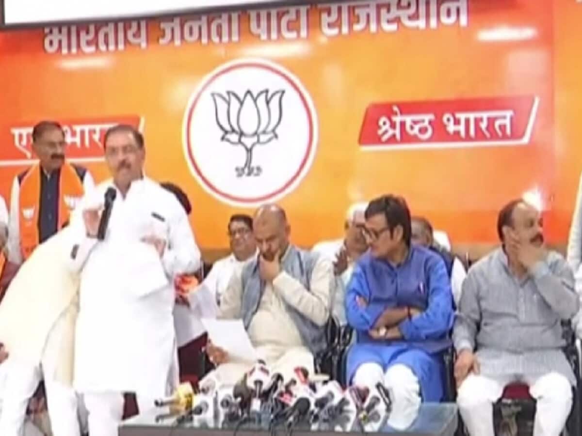 राजस्थान भाजपा का बढ़ा कुनबा, करण सिंह यादव समेत इन नेताओं ने छोड़ी कांग्रेस राजस्थान भाजपा का बढ़ा कुनबा, करण सिंह यादव समेत इन नेताओं ने छोड़ी कांग्रेस