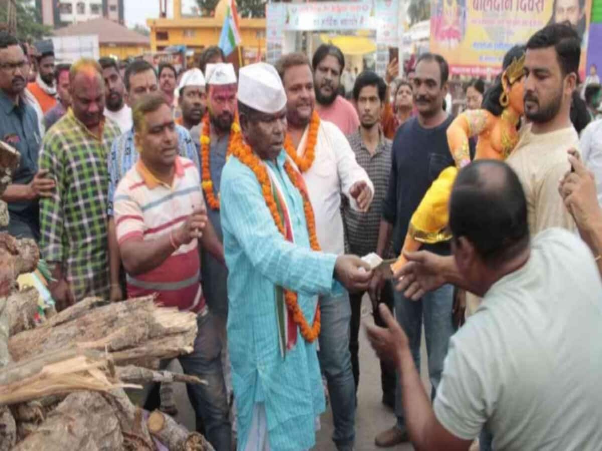 बस्तर लोकसभा प्रत्याशी कवासी लखमा पर FIR दर्ज, होली में पैसे बांटने का आरोप बस्तर लोकसभा प्रत्याशी कवासी लखमा पर FIR दर्ज, होली में पैसे बांटने का आरोप