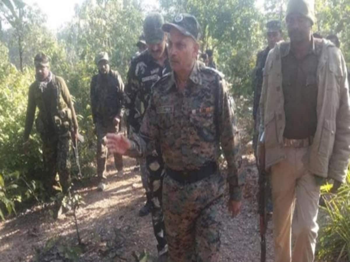 चुनाव से पहले छत्तीसगढ़ में नक्सलियों की हिमाकत, धारदार हथियार से BJP नेता की हत्या चुनाव से पहले छत्तीसगढ़ में नक्सलियों की हिमाकत, धारदार हथियार से BJP नेता की हत्या