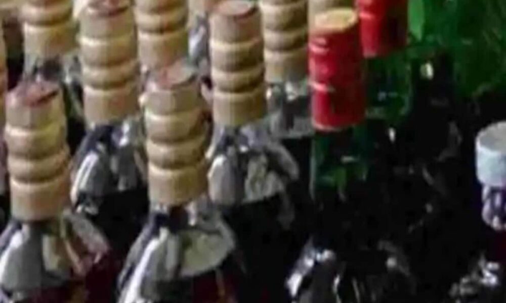 liquor supplied from luxury vehicles during holi and election season police caught huge consignment
