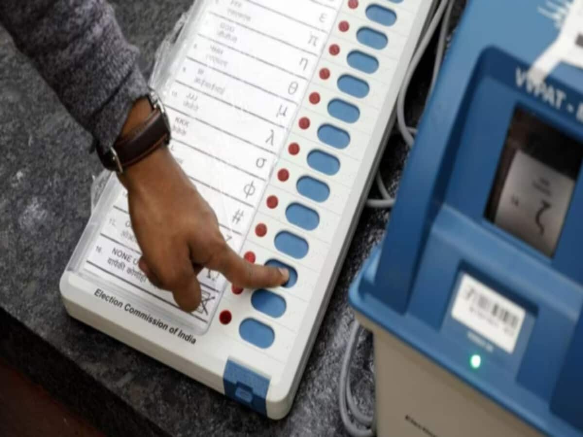 पंजाब में चुनाव आयोग का ऐक्शन, सहायक रिटर्निंग ऑफिसर हटाए गए; 5 SSP बदले पंजाब में चुनाव आयोग का ऐक्शन, सहायक रिटर्निंग ऑफिसर हटाए गए; 5 SSP बदले