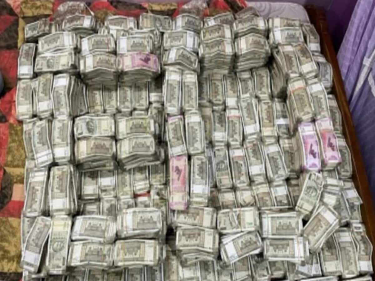 ED freezes Rs 580 crore in Mahadev Satta App case Rs 1296 crore seized so far ED freezes Rs 580 crore in Mahadev Satta App case Rs 1296 crore seized so far