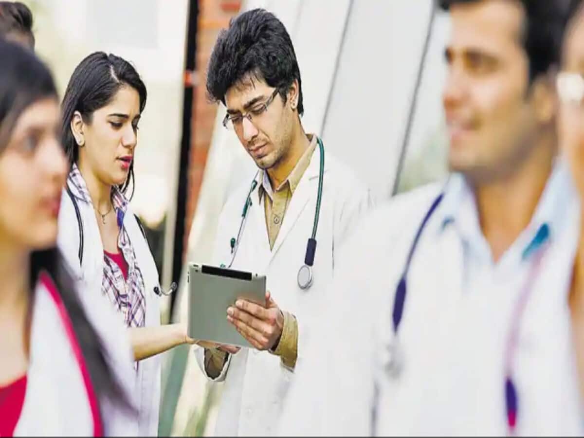 UPPSC Recruitment 2024: Advertisement released for recruitment to 2532 posts of Medical Officer salary up to Rs 208700 – UPPSC Recruitment 2024: चिकित्साधिकारी के 2532 पदों पर भर्ती का विज्ञापन जारी, वेतन 208700 रुपए तक , Education News UPPSC Recruitment 2024: Advertisement released for recruitment to 2532 posts of Medical Officer salary up to Rs 208700 – UPPSC Recruitment 2024: चिकित्साधिकारी के 2532 पदों पर भर्ती का विज्ञापन जारी, वेतन 208700 रुपए तक , Education News
