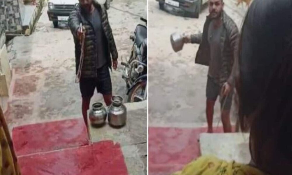 कुत्ते ने बच्चों को सूंघा तो आग बबूला हो गया शख्स, महिलाओं पर तान दी बंदूक, गंदी-गंदी गालियां दी