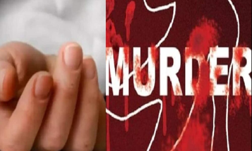 महिला का कमरे के अंदर मिला शव, गले में कई निशान; मर्डर के शक में पति गिरफ्तार