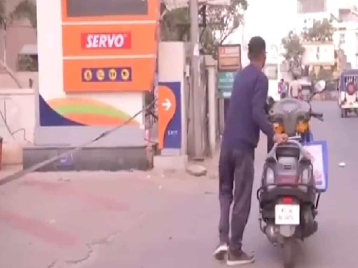 पेट्रोल पंप संचालकों की हड़ताल जयपुर में स्थगित, प्रदेश में भर में जारी रहेगी; नहीं बनी सहमति पेट्रोल पंप संचालकों की हड़ताल जयपुर में स्थगित, प्रदेश में भर में जारी रहेगी; नहीं बनी सहमति
