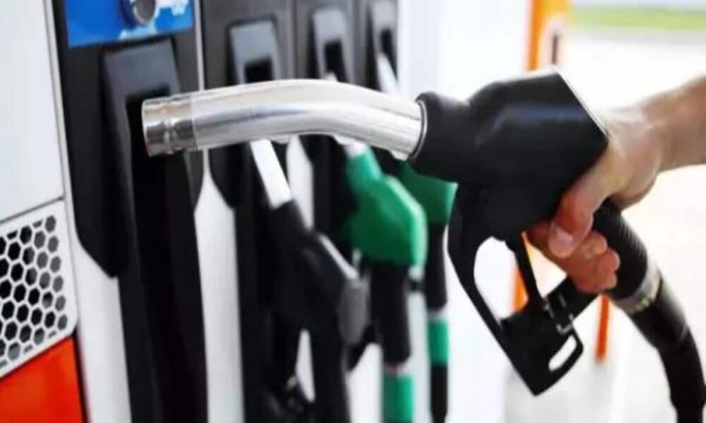 petrol price now 90 rs diesel also slash check latest rate list – Business News India – ₹82 के स्तर पर पेट्रोल, ₹78 से नीचे डीजल, कटौती के बाद चेक करें अपने इलाके के नए रेट, Business News