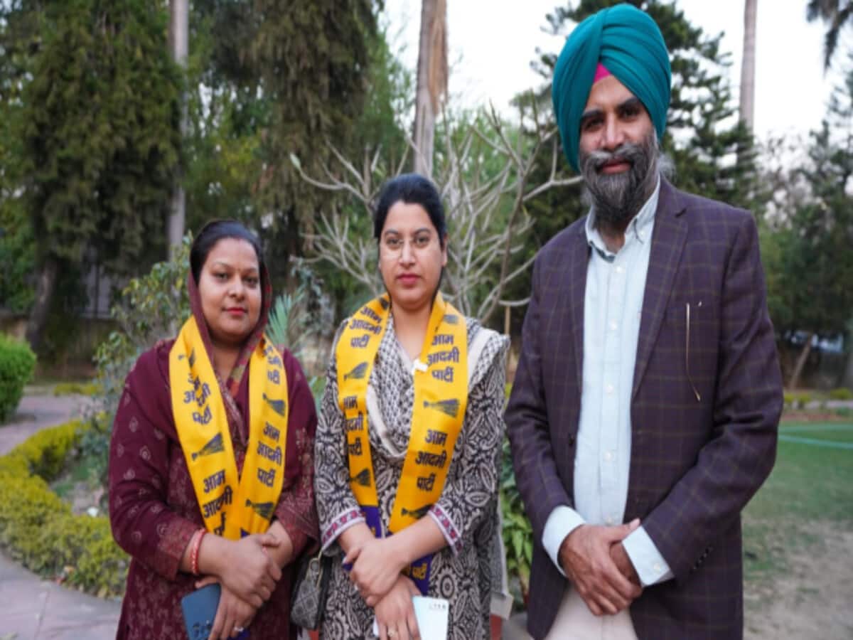 AAP पार्षदों की घर वापसी, 21 दिन पहले किया था भाजपा का रुख; मेयर चुनाव के बाद बदला था पाला AAP पार्षदों की घर वापसी, 21 दिन पहले किया था भाजपा का रुख; मेयर चुनाव के बाद बदला था पाला