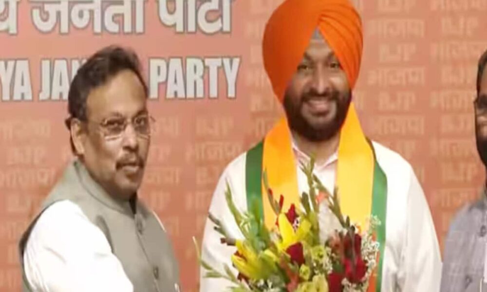 ludhiana congress mp ravneet bittu joins bjp beofore lok sabha elections