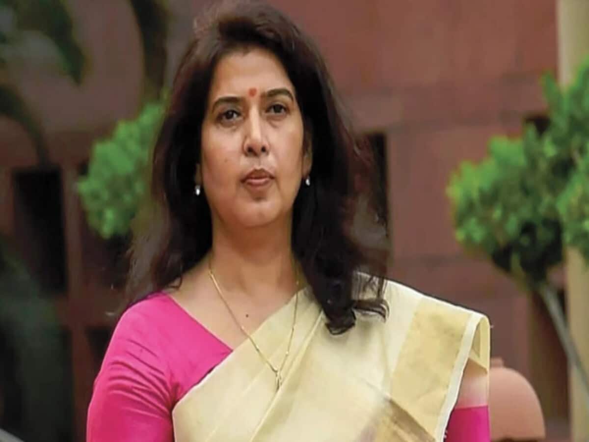 पार्टी ने पहले ही दे दिए थे कोरबा से लोकसभा चुनाव लड़ने के संकेत, जानें कौन है सरोज पांडे पार्टी ने पहले ही दे दिए थे कोरबा से लोकसभा चुनाव लड़ने के संकेत, जानें कौन है सरोज पांडे