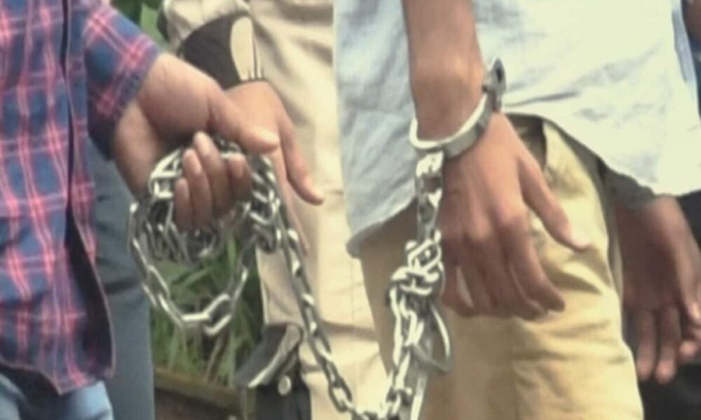 समलैंगिक दोस्तों ने ओरल सेक्स के लिए डाला दबाव, इनकार पर कर डाली हत्या