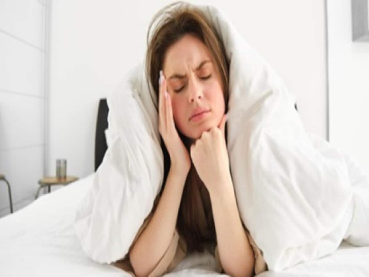 holi 2024: effective tips to get rid of bhang or alcohol hangover after holi party holi 2024: effective tips to get rid of bhang or alcohol hangover after holi party