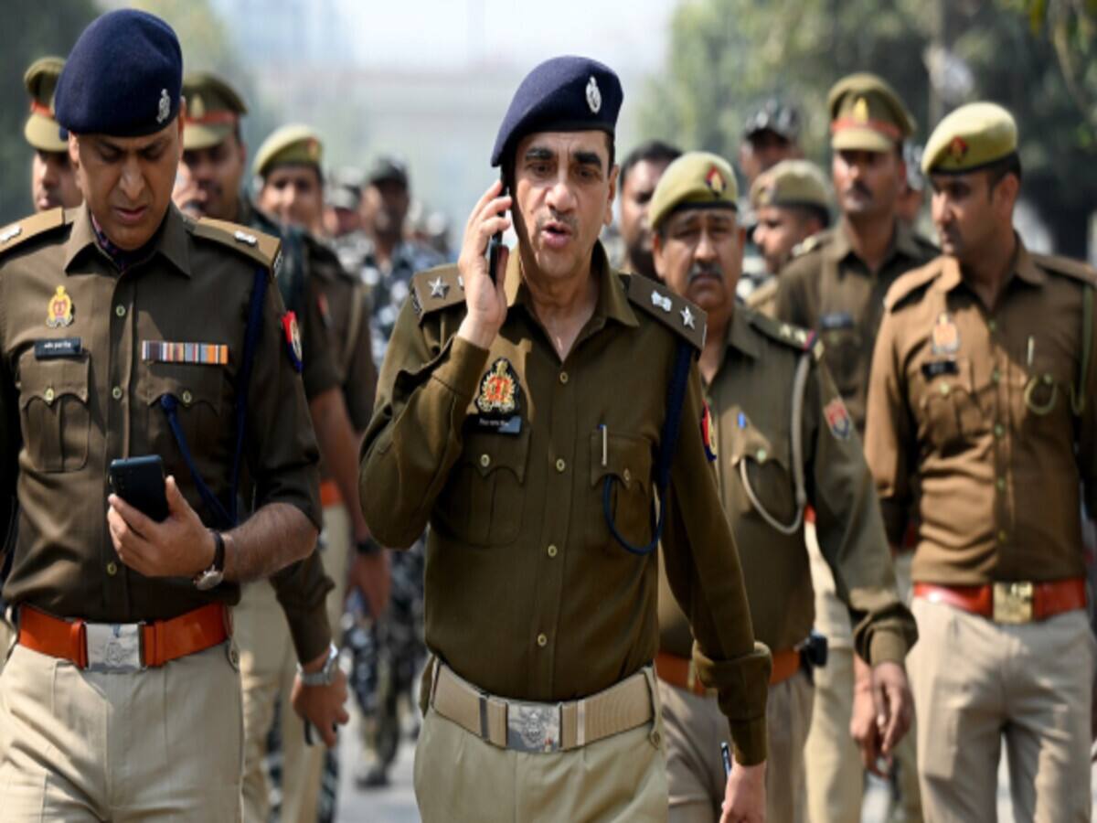 किसी और का साथ नहीं था मंजूर, प्रेमिका के फ्लैट पर सिपाही ने खुद को मारी गोली; पूछताछ में मिली एक और वजह किसी और का साथ नहीं था मंजूर, प्रेमिका के फ्लैट पर सिपाही ने खुद को मारी गोली; पूछताछ में मिली एक और वजह