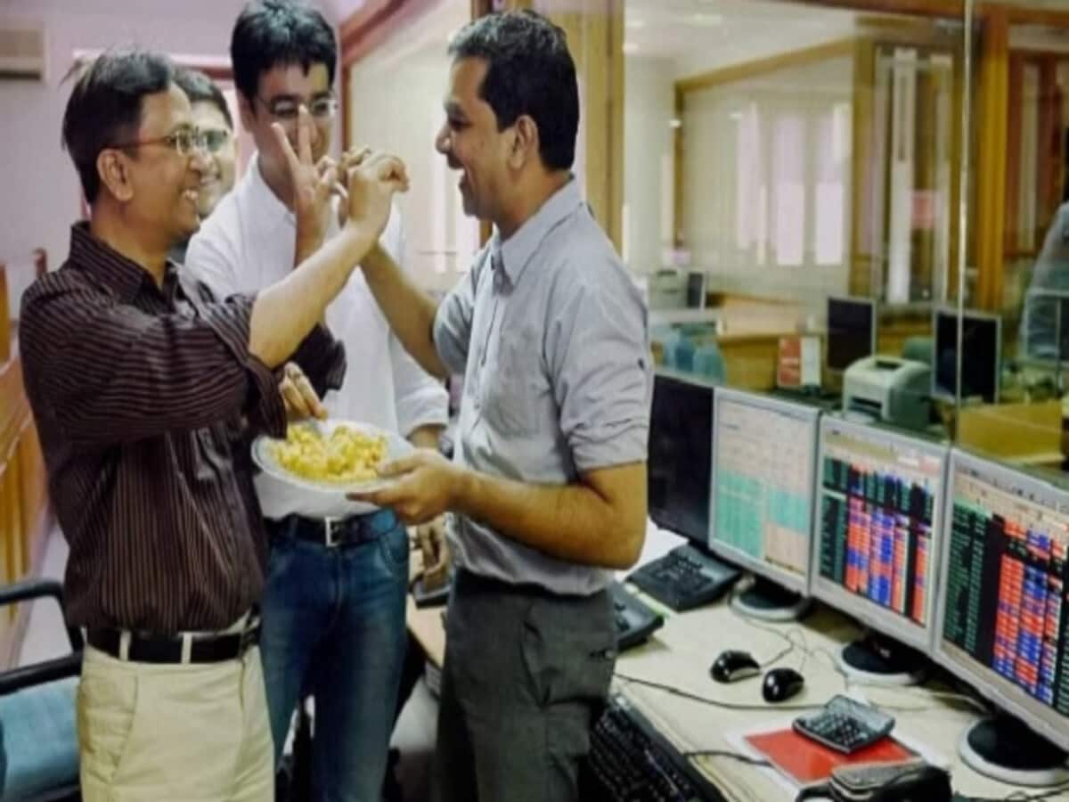 Shree Karni Fabcom IPO open 6 march grey market premium reach 300 rupees check price band – Business News India – कपड़ा कंपनी का आ रहा IPO, ग्रे मार्केट में तूफानी तेजी, ₹300 प्रीमियम पर पहुंचा भाव, 6 मार्च से मौका , Business News Shree Karni Fabcom IPO open 6 march grey market premium reach 300 rupees check price band – Business News India – कपड़ा कंपनी का आ रहा IPO, ग्रे मार्केट में तूफानी तेजी, ₹300 प्रीमियम पर पहुंचा भाव, 6 मार्च से मौका , Business News