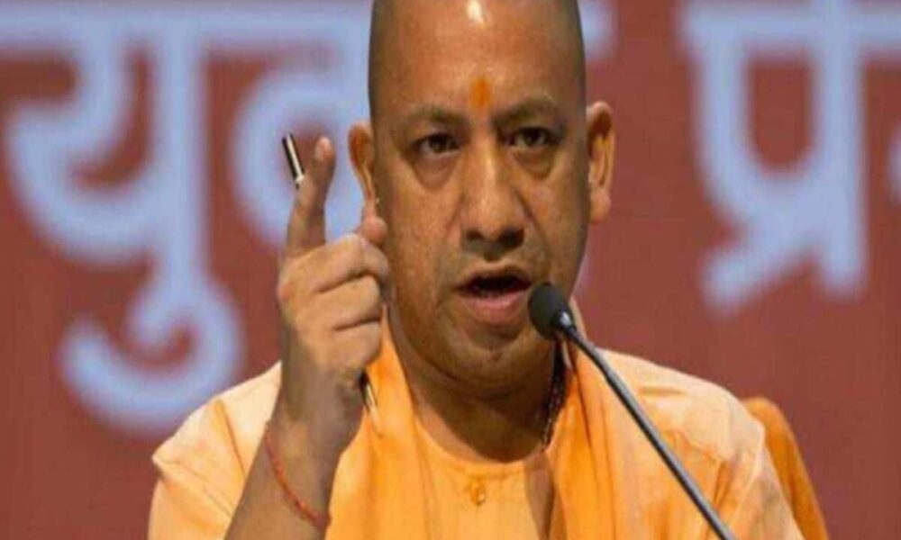 यूपी पुलिस भर्ती पेपर लीक मामले में बड़ी कार्रवाई, भर्ती बोर्ड की अध्यक्ष रेणुका मिश्रा हटाई गई