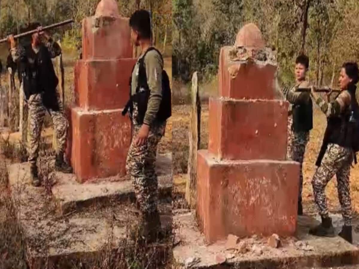 बस्तर में नक्सलियों से लोहा ले रहीं महिला कमांडो, महिला दिवस के पहले ध्वस्त किया नक्सलियों का स्मारक बस्तर में नक्सलियों से लोहा ले रहीं महिला कमांडो, महिला दिवस के पहले ध्वस्त किया नक्सलियों का स्मारक
