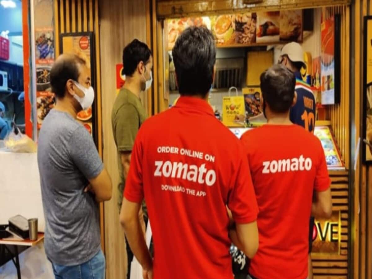 Chinese company sold Zomato shares worth rs 2800 crore stock slipped from record high – इस चीनी कंपनी ने बेच दिए ₹2800 करोड़ के Zomato के शेयर, रिकॉर्ड हाई से फिसला स्टॉक, Business News Chinese company sold Zomato shares worth rs 2800 crore stock slipped from record high – इस चीनी कंपनी ने बेच दिए ₹2800 करोड़ के Zomato के शेयर, रिकॉर्ड हाई से फिसला स्टॉक, Business News