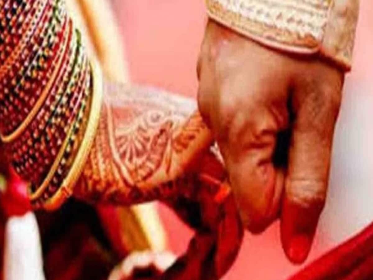 हिंदू विवाह के लिए कानूनन कन्यादान की रस्म जरूरी नहीं, इलाहाबाद हाईकोर्ट ने ऐसा क्यों कहा हिंदू विवाह के लिए कानूनन कन्यादान की रस्म जरूरी नहीं, इलाहाबाद हाईकोर्ट ने ऐसा क्यों कहा