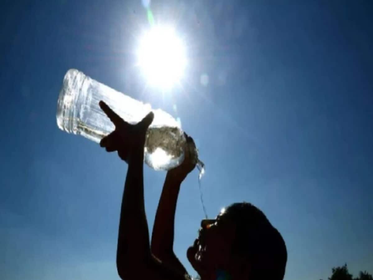 UP Weather: प्रदेश में सबसे गर्म रहा कानपुर, यूपी में पारा 43 पार, रेड अलर्ट जारी UP Weather: प्रदेश में सबसे गर्म रहा कानपुर, यूपी में पारा 43 पार, रेड अलर्ट जारी