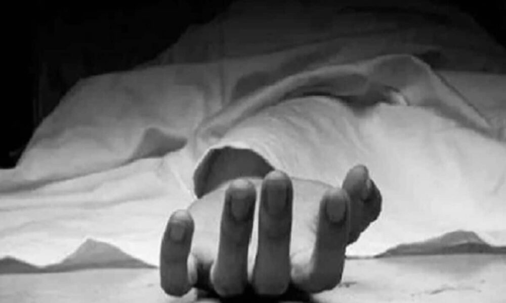 UP Kanpur Man Killed for stopping to come home after Illicit Relations with wife dead body threw on road