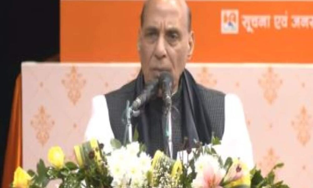 मध्यप्रदेश की चुनावी रैली में राजनाथ सिंह ने धोनी से की राहुल गांधी की तुलना, जानिए क्या बोले?