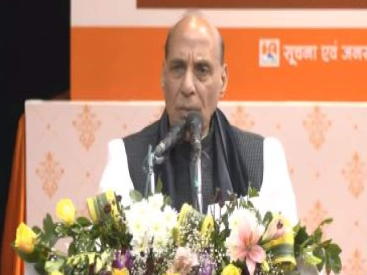 मध्यप्रदेश की चुनावी रैली में राजनाथ सिंह ने धोनी से की राहुल गांधी की तुलना, जानिए क्या बोले?