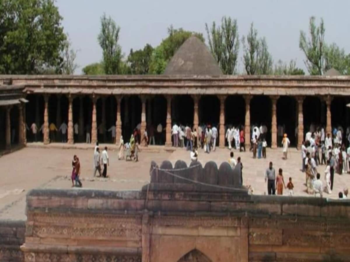 भोजशाला में ASI को सर्वे के लिए और 8 हफ्ते की मोहलत, मुस्लिम पक्ष को झटका भोजशाला में ASI को सर्वे के लिए और 8 हफ्ते की मोहलत, मुस्लिम पक्ष को झटका