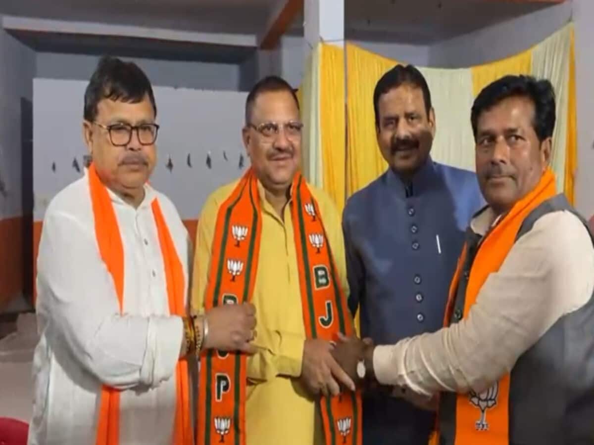 मध्य प्रदेश में कांग्रेस को एक और झटका, 2 दिन में बड़े नेताओं ने छोड़ी पार्टी; भाजपा में शामिल मध्य प्रदेश में कांग्रेस को एक और झटका, 2 दिन में बड़े नेताओं ने छोड़ी पार्टी; भाजपा में शामिल