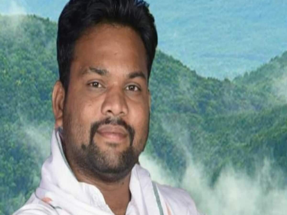कांग्रेस ने बांसवाड़ा और बागीदौरा के उम्मीदवारों को पार्टी से निकाला, नाम वापस नहीं लेने पर एक्शन कांग्रेस ने बांसवाड़ा और बागीदौरा के उम्मीदवारों को पार्टी से निकाला, नाम वापस नहीं लेने पर एक्शन