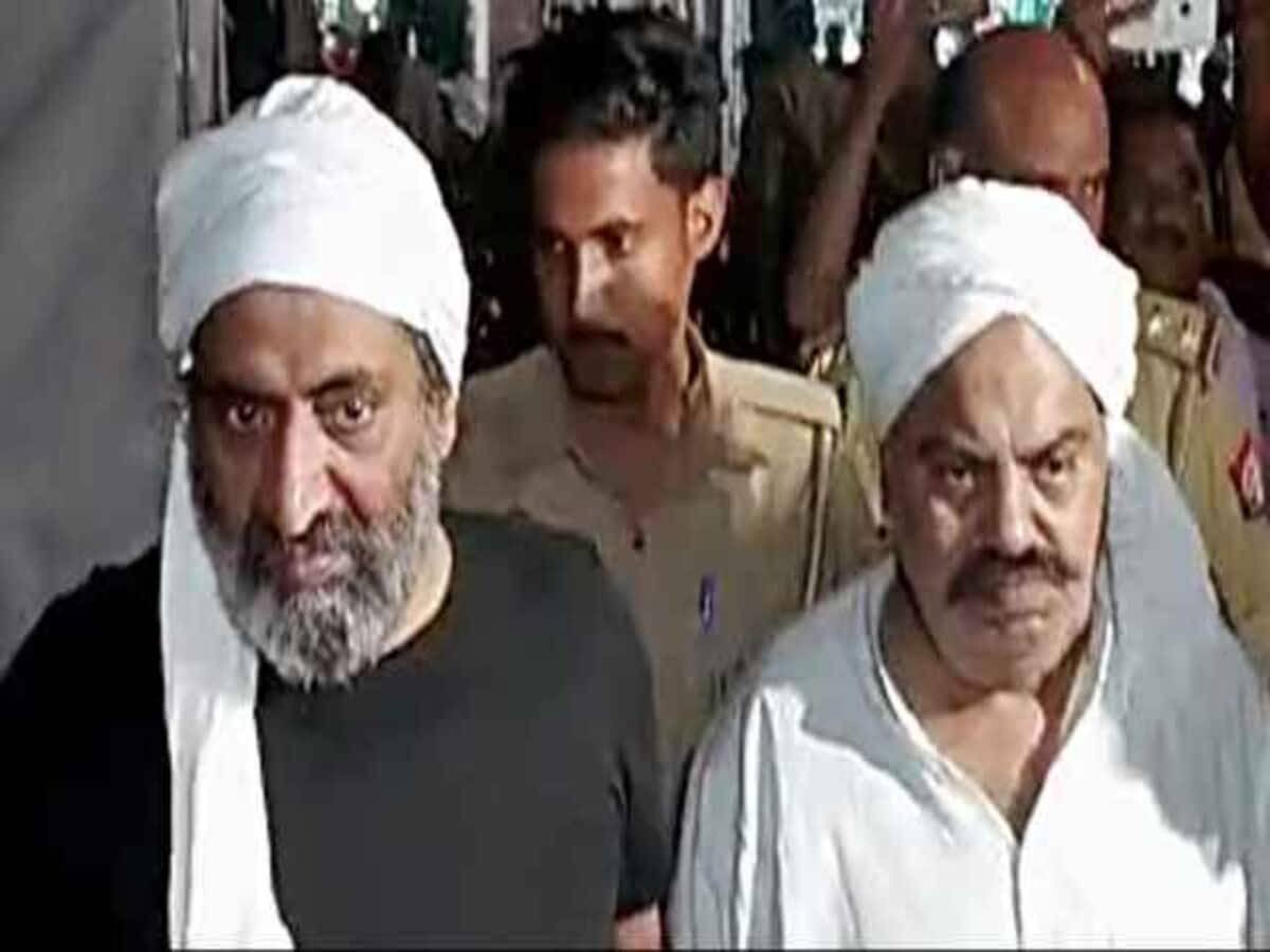 अतीक के परिवार पर बड़ी चोट की तैयारी, ईद के बाद करोड़ों के आलीशान घर पर चलेगा बुलडोजर अतीक के परिवार पर बड़ी चोट की तैयारी, ईद के बाद करोड़ों के आलीशान घर पर चलेगा बुलडोजर