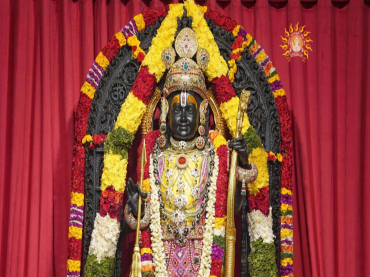 UP Top News Today 17 April Ram Navami Ram lala Suryabhishek Lok sabha elections 2024 Priyanka Gandhi Road Show CM Yogi Adityanath UP Top News Today 17 April Ram Navami Ram lala Suryabhishek Lok sabha elections 2024 Priyanka Gandhi Road Show CM Yogi Adityanath