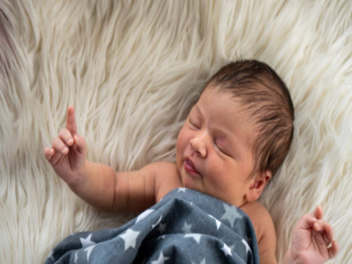 Baby Names: ग्रह-नक्षत्रों के नाम पर रखें अपनी लाडली का खूबसूरत नाम Baby Names: ग्रह-नक्षत्रों के नाम पर रखें अपनी लाडली का खूबसूरत नाम