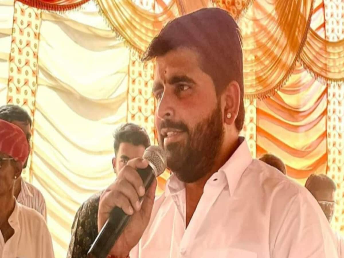 रविंद्र सिंह भाटी का नामांकन आज, बीजेपी के बागी ने बढ़ाई कैलाश चौधरी की मुश्किलें रविंद्र सिंह भाटी का नामांकन आज, बीजेपी के बागी ने बढ़ाई कैलाश चौधरी की मुश्किलें