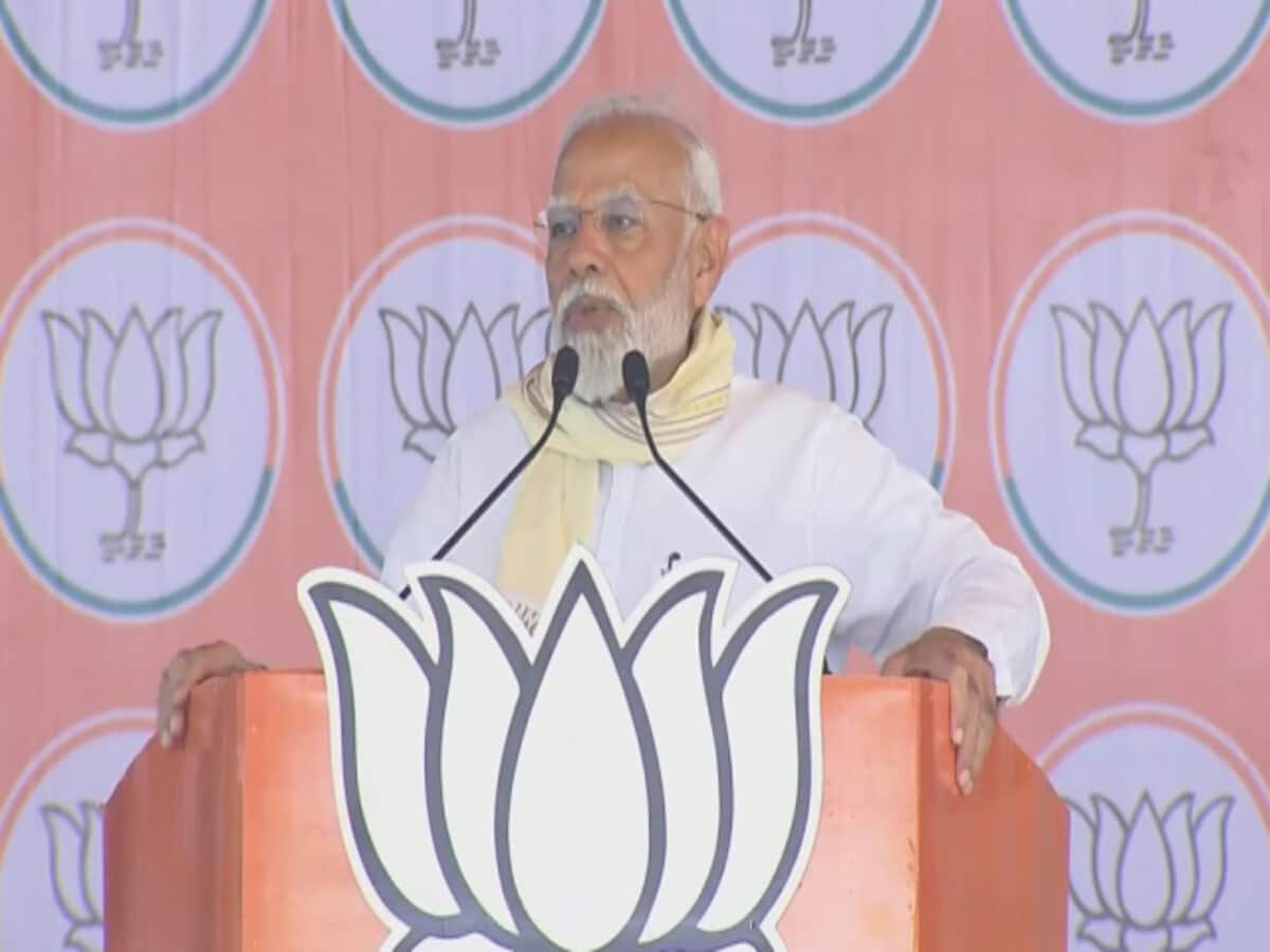 pm modi cm yogi rally in amroha loksabha election 2024 first phase voting today pm criticized sp congress bsp pm modi cm yogi rally in amroha loksabha election 2024 first phase voting today pm criticized sp congress bsp