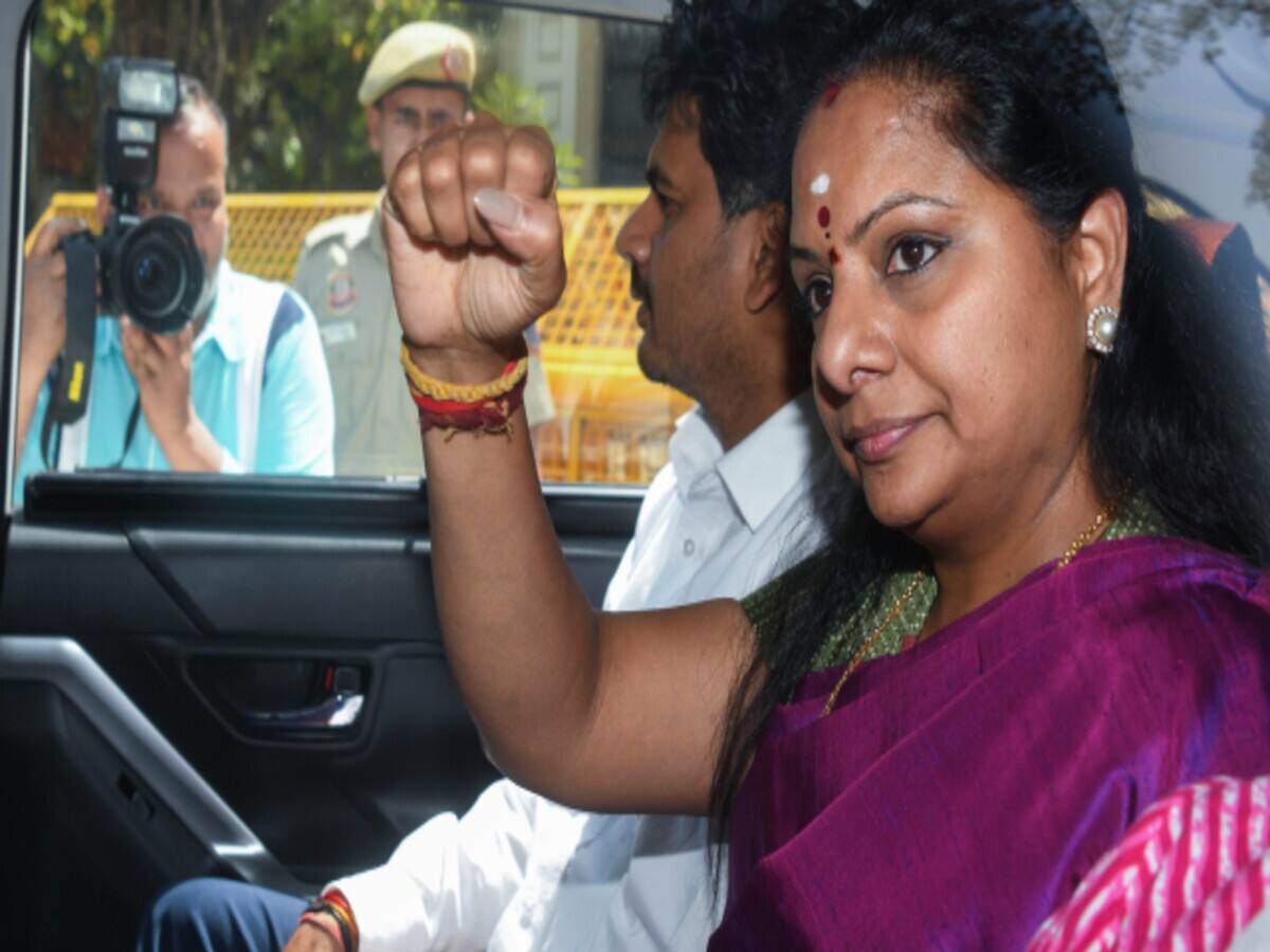 शराब घोटाले में BRS नेता के कविता पर अब CBI का शिकंजा, तिहाड़ में पूछताछ के बाद अरेस्ट शराब घोटाले में BRS नेता के कविता पर अब CBI का शिकंजा, तिहाड़ में पूछताछ के बाद अरेस्ट