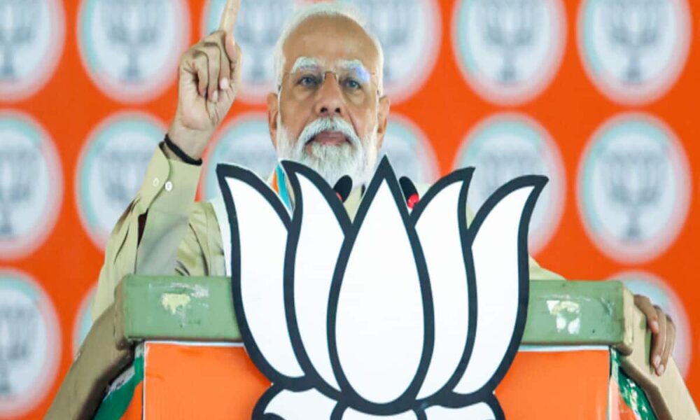 हमारे लिए संविधान ही सबकुछ, आंबेडकर खुद आ जाएं तो भी इसे खत्म नहीं कर सकते: PM मोदी