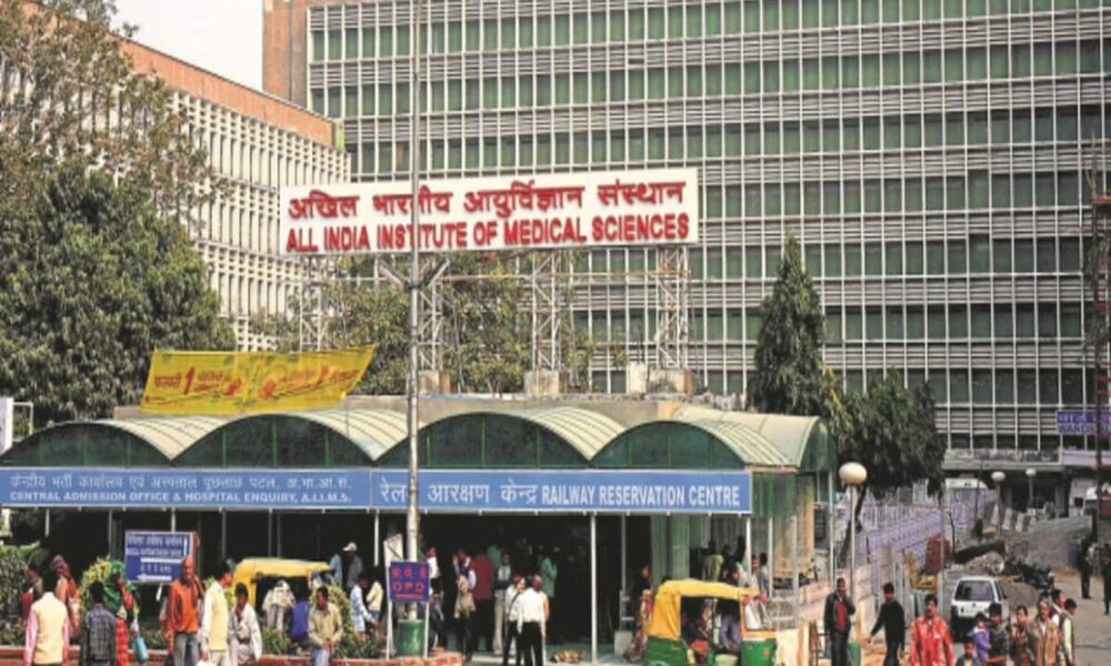 मरीजों के लिए जरूरी खबर!, दिल्ली के इन अस्पतालों में मई से आधे डॉक्टर छुट्टी पर रहेंगे
