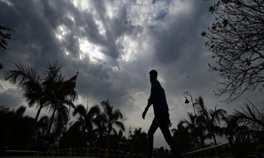 Weather Update 12 April Amidst scorching heat IMD gave good news alert of rain and snowfall – Weather today in Hindi – Aaj ka mausam, mausam ki jankari, Temp today in Hindi