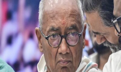 digvijay singh termed withdrawal of akshay kanti bomb name in indore lok sabha seat as big betrayal – इंदौर में टिकट तो आपके कोटे से दिया गया था, बम के नाम वापस लेने पर क्या बोले दिग्विजय