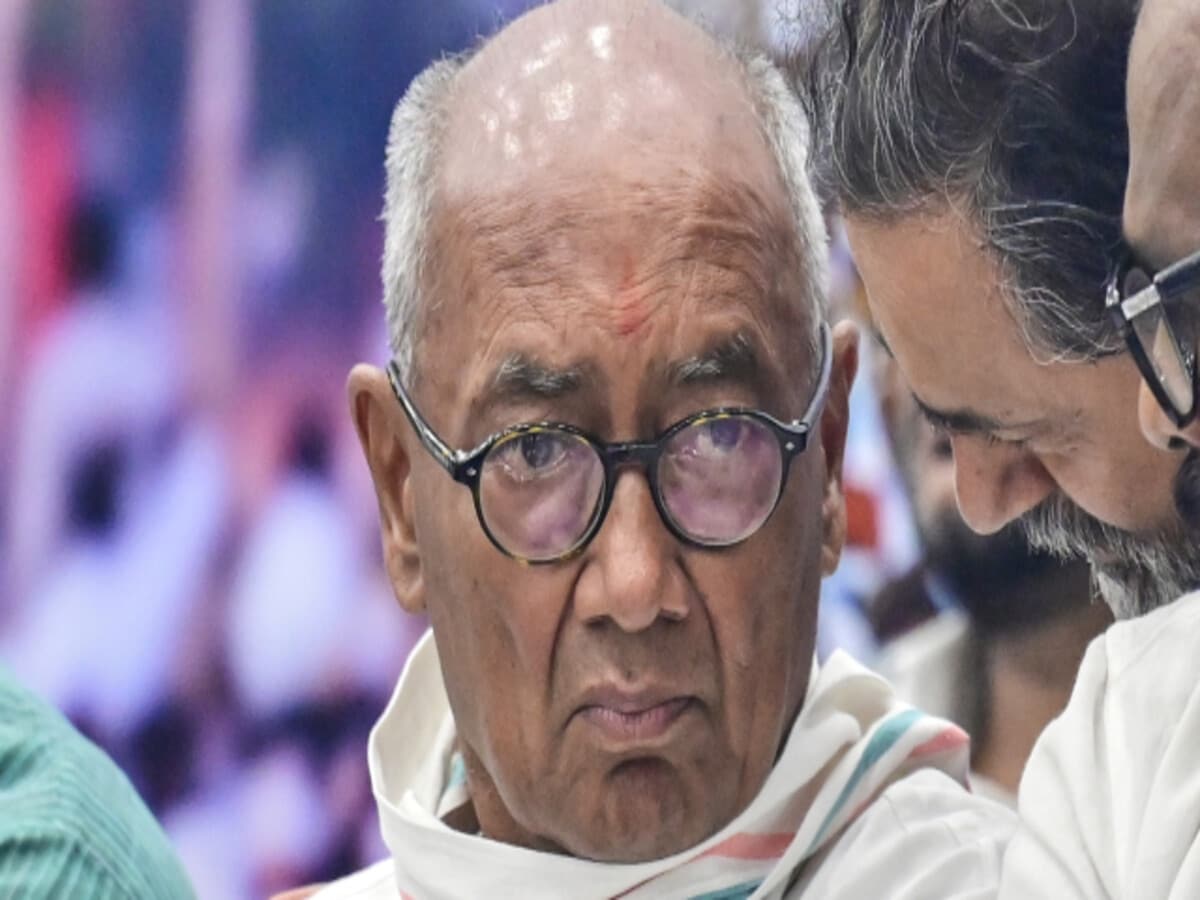 digvijay singh termed withdrawal of akshay kanti bomb name in indore lok sabha seat as big betrayal – इंदौर में टिकट तो आपके कोटे से दिया गया था, बम के नाम वापस लेने पर क्या बोले दिग्विजय digvijay singh termed withdrawal of akshay kanti bomb name in indore lok sabha seat as big betrayal – इंदौर में टिकट तो आपके कोटे से दिया गया था, बम के नाम वापस लेने पर क्या बोले दिग्विजय