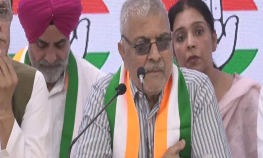 dharmvir gandhi joins congress attacks aam aadmi party and arvind kejriwal – India Hindi News – कांग्रेस में आकर बरसे AAP के पूर्व सांसद