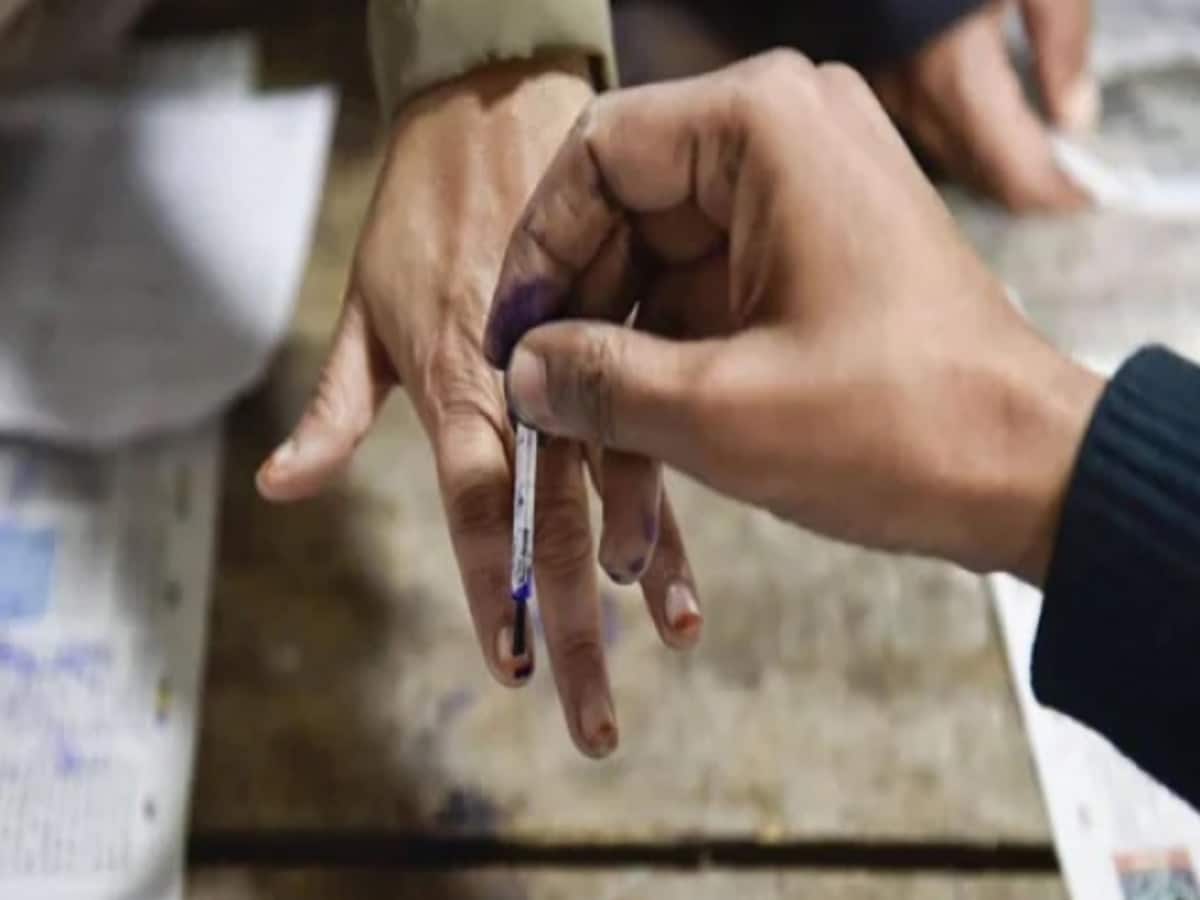 कल पहले चरण का मतदान, नेपाल से लगती सारी सीमाएं सील; भारतीय बाजारों में पसरा सन्नाटा कल पहले चरण का मतदान, नेपाल से लगती सारी सीमाएं सील; भारतीय बाजारों में पसरा सन्नाटा