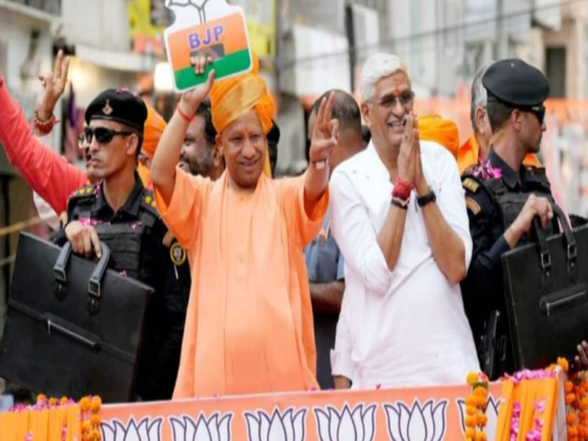 योगी आदित्यनाथ ने गजेंद्र सिंह शेखावत के लिए जोधपुर में किया रोड शो, जानिए क्या बोले योगी आदित्यनाथ ने गजेंद्र सिंह शेखावत के लिए जोधपुर में किया रोड शो, जानिए क्या बोले