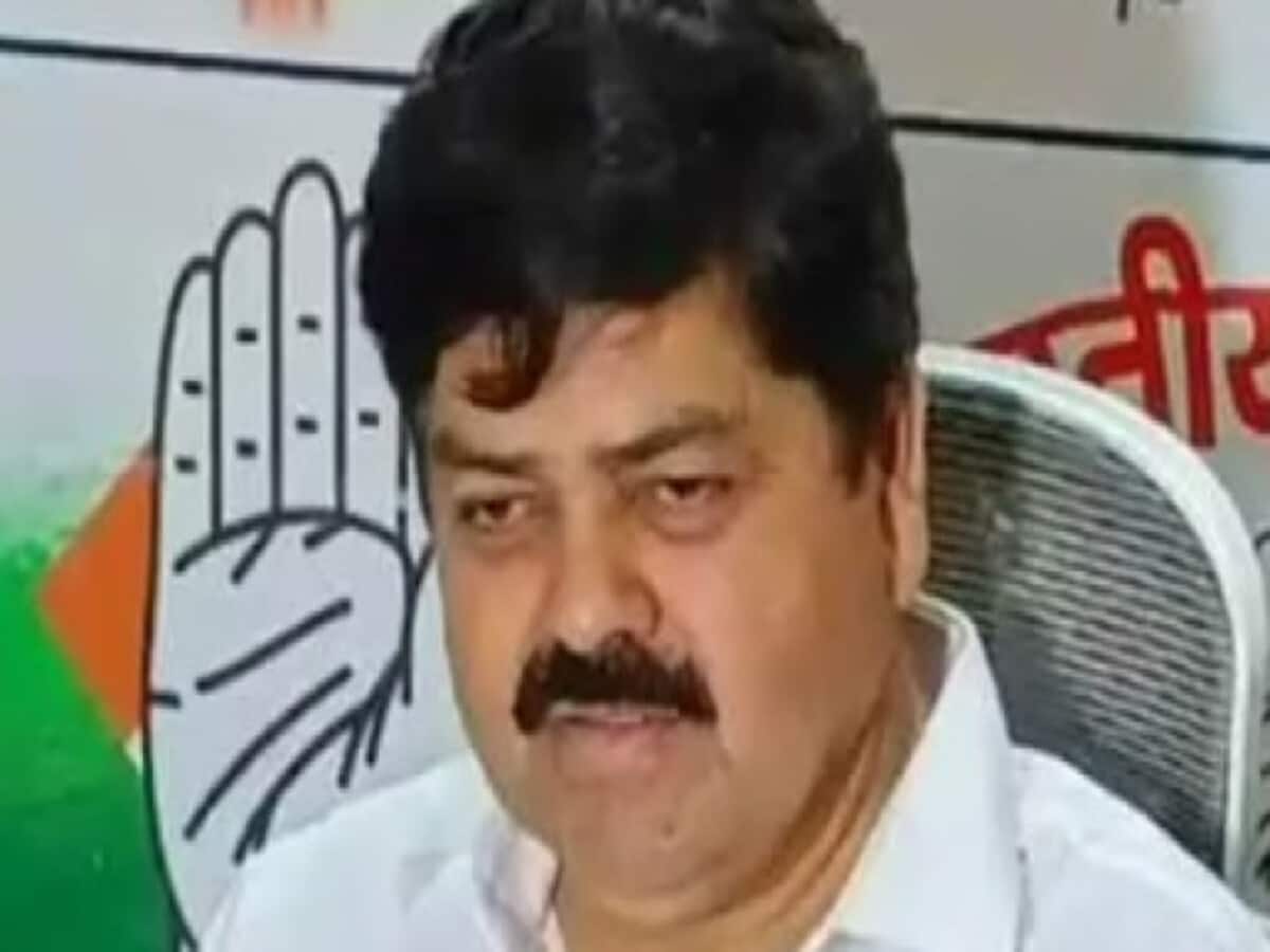 गढ़वाल सीट के कांग्रेस प्रत्याशी को चुनाव आयोग की चेतावनी, जानिए क्या किया था उन्होंने? गढ़वाल सीट के कांग्रेस प्रत्याशी को चुनाव आयोग की चेतावनी, जानिए क्या किया था उन्होंने?