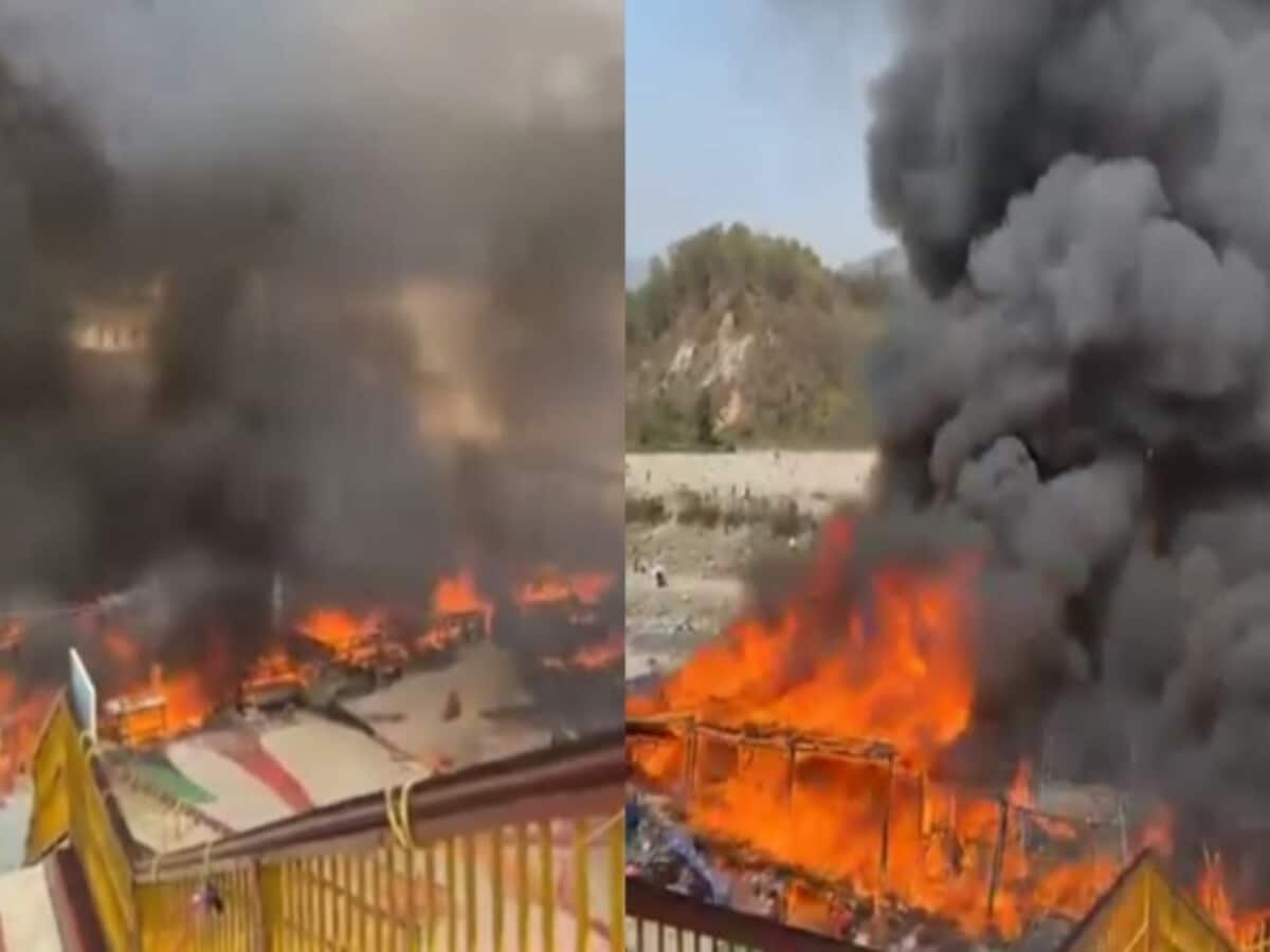 नैनीताल के गर्जिया मंदिर परिसर में नवरात्र से एक दिन पहले आग से भगदड़, 25 दुकानें जलकर राख VIDEO नैनीताल के गर्जिया मंदिर परिसर में नवरात्र से एक दिन पहले आग से भगदड़, 25 दुकानें जलकर राख VIDEO