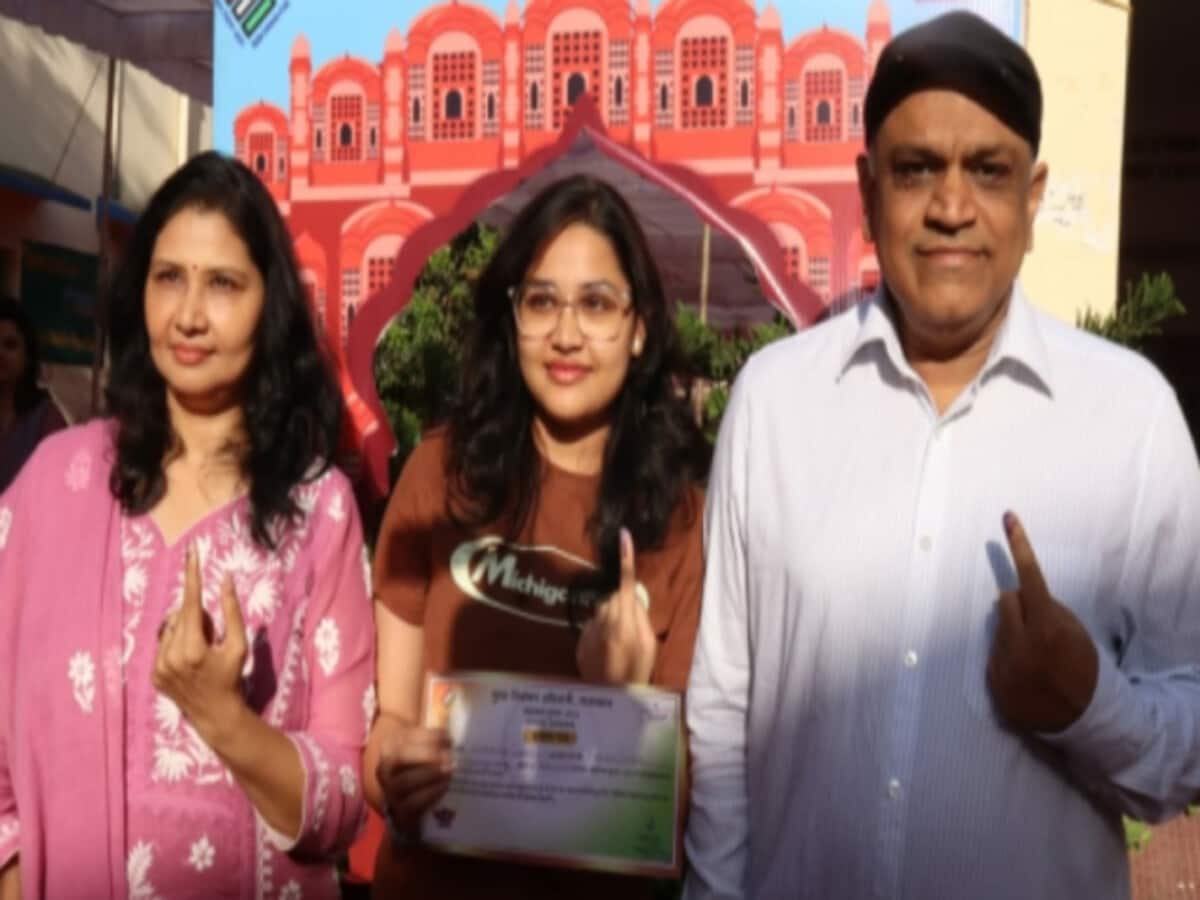 राजस्थान में चार घंटे में 22.51 प्रतिशत हुआ मतदान, 12 सीटों पर मतदान जारी; जानिए कहां क्या हुआ राजस्थान में चार घंटे में 22.51 प्रतिशत हुआ मतदान, 12 सीटों पर मतदान जारी; जानिए कहां क्या हुआ